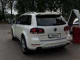 Volkswagen Touareg 2007 года за 6 500 000 тг. в Алматы – фото 4