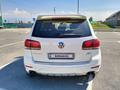 Volkswagen Touareg 2007 года за 7 500 000 тг. в Алматы – фото 8
