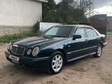 Mercedes-Benz E 230 1997 года за 2 600 000 тг. в Алматы