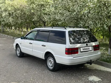 Volkswagen Passat 1995 года за 2 100 000 тг. в Кокшетау – фото 9
