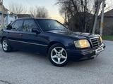 Mercedes-Benz E 220 1994 года за 1 850 000 тг. в Шымкент