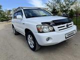 Toyota Highlander 2004 годаүшін7 500 000 тг. в Семей – фото 2