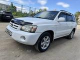 Toyota Highlander 2004 годаүшін7 500 000 тг. в Семей