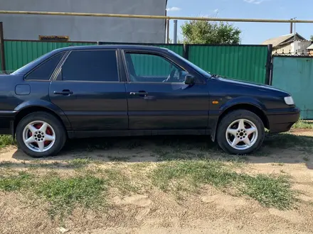 Volkswagen Passat 1995 года за 1 500 000 тг. в Уральск – фото 3