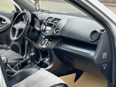 Toyota RAV4 2012 года за 8 800 000 тг. в Алматы – фото 16