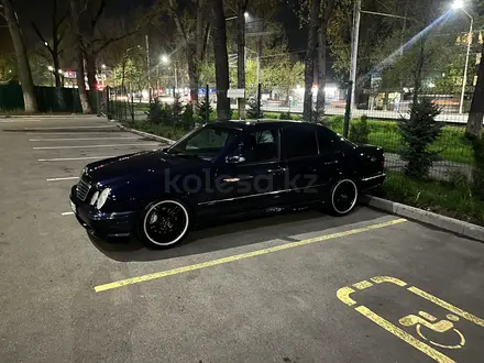 Mercedes-Benz E 55 AMG 1995 года за 4 700 000 тг. в Алматы – фото 4