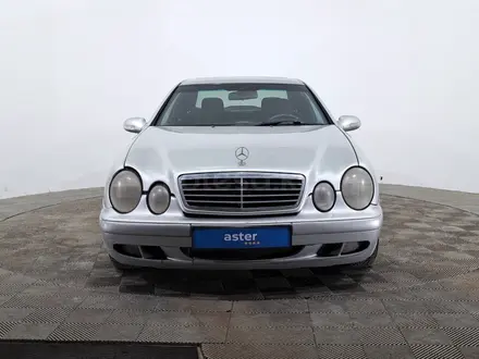 Mercedes-Benz CLK 200 2001 года за 1 790 000 тг. в Астана – фото 2