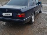 Mercedes-Benz E 200 1993 года за 1 600 000 тг. в Шымкент – фото 2