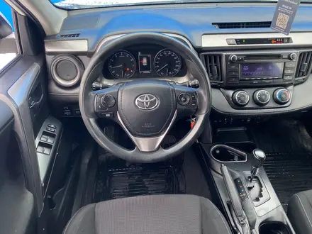 Toyota RAV4 2016 года за 8 930 000 тг. в Алматы – фото 11