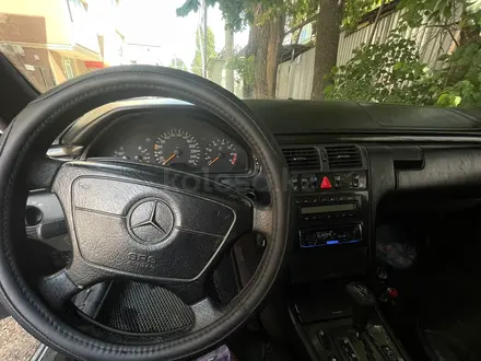 Mercedes-Benz E 320 1997 года за 2 500 000 тг. в Аягоз – фото 3