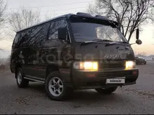 Nissan Caravan, 1989