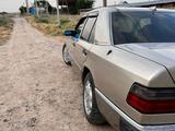 Mercedes-Benz E 230 1990 годаfor1 400 000 тг. в Шымкент