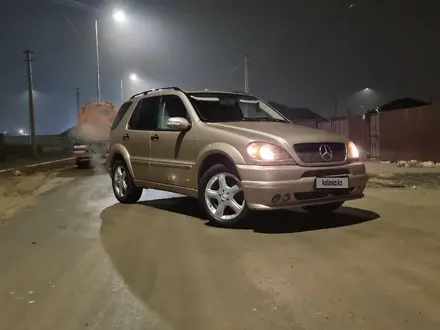 Mercedes-Benz ML 320 2001 года за 6 000 000 тг. в Атырау – фото 3