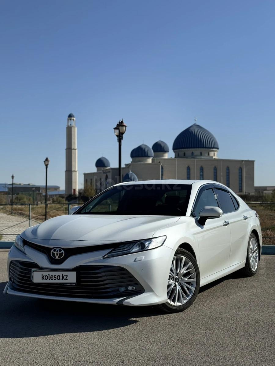 Toyota Camry 2019 г.