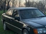 Mercedes-Benz E 220 1993 года за 2 000 000 тг. в Караганда – фото 3