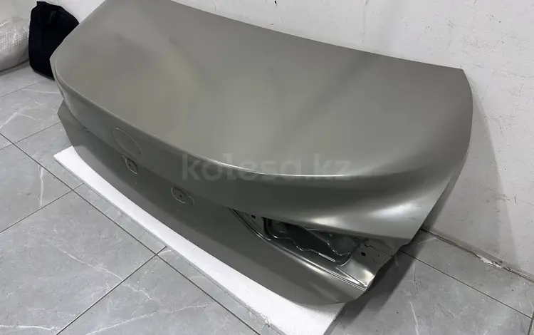 Крышка багажника Lexus ES 2012-2022 ORIGINAL за 100 000 тг. в Алматы