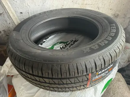 Резина 235/65 R 18үшін150 000 тг. в Астана