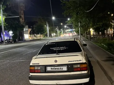 Volkswagen Passat 1990 года за 650 000 тг. в Алматы – фото 2