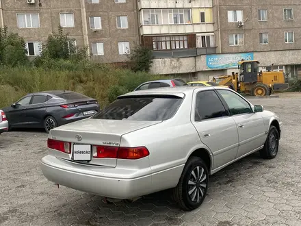 Toyota Camry 2000 года за 3 500 000 тг. в Семей – фото 5