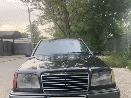 Mercedes-Benz E 220 1993 года за 1 800 000 тг. в Тараз – фото 11