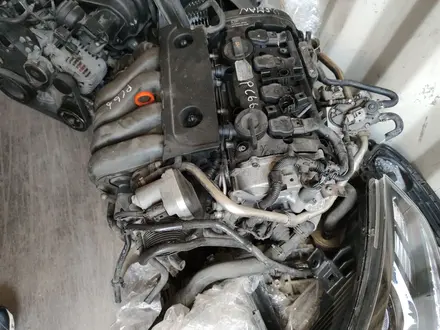 Volkswagen Passat B 6 2.0 двигатель с коробкой 2002-2008. за 1 000 тг. в Алматы – фото 3