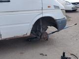 Mercedes-Benz Sprinter 2001 года за 4 700 000 тг. в Алматы – фото 2