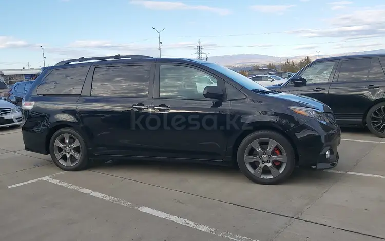 Toyota Sienna 2016 года за 9 300 000 тг. в Алматы