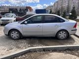 Ford Focus 2005 года за 2 600 000 тг. в Уральск – фото 2