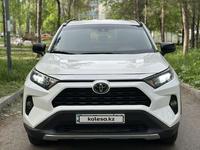 Toyota RAV4 2020 года за 11 500 000 тг. в Алматы