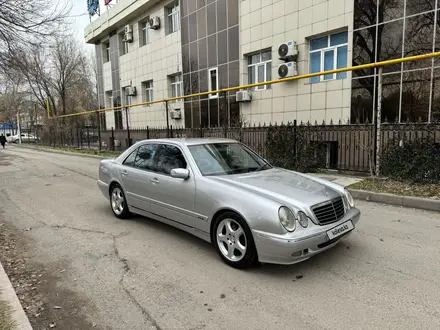 Mercedes-Benz E 320 2001 года за 5 300 000 тг. в Шымкент – фото 8