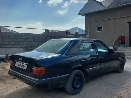 Mercedes-Benz E 200 1992 года за 850 000 тг. в Шымкент – фото 4