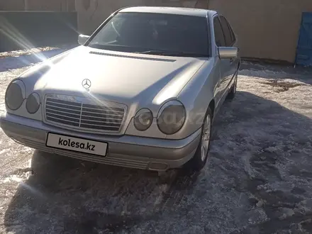 Mercedes-Benz E 280 1998 года за 3 750 000 тг. в Урджар – фото 2