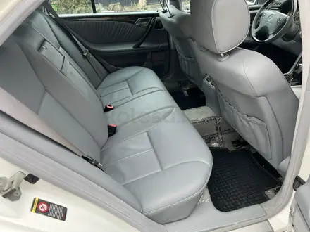 Mercedes-Benz E 320 2000 года за 7 800 000 тг. в Алматы – фото 12