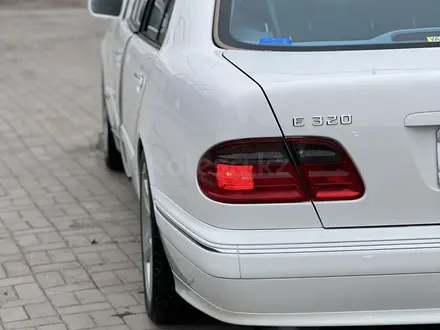 Mercedes-Benz E 320 2000 года за 7 800 000 тг. в Алматы – фото 8