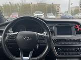 Hyundai Sonata 2017 годаfor7 500 000 тг. в Атырау – фото 5