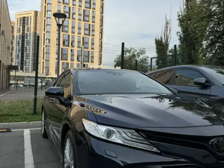 Toyota Camry 2018 года за 15 400 000 тг. в Алматы – фото 6