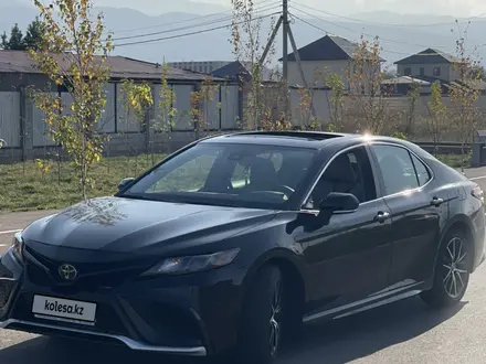 Toyota Camry 2023 года за 15 000 000 тг. в Алматы – фото 4