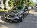 Volkswagen Passat 2016 года за 9 000 000 тг. в Алматы