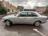 Mercedes-Benz C 180 1998 года за 2 600 000 тг. в Караганда – фото 3