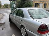 Mercedes-Benz C 180 1998 года за 2 600 000 тг. в Караганда – фото 5