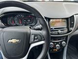 Chevrolet Tracker 2018 года за 6 500 000 тг. в Шымкент – фото 5