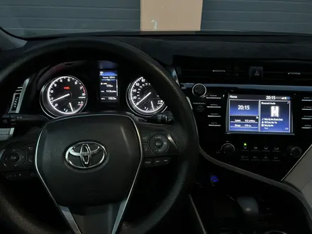 Toyota Camry 2017 года за 11 600 000 тг. в Астана – фото 15