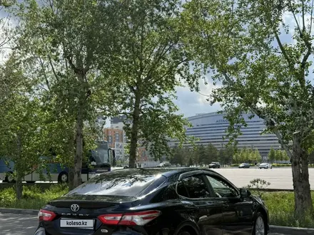 Toyota Camry 2017 года за 11 600 000 тг. в Астана – фото 6