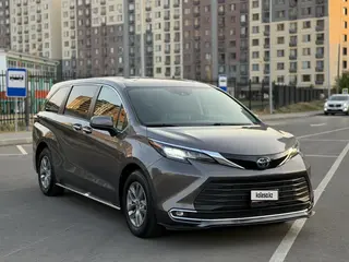 Toyota Sienna