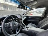 Toyota Camry 2023 годаfor18 000 000 тг. в Астана – фото 4