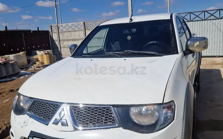 Mitsubishi L200 2013 годаүшін4 500 000 тг. в Атырау