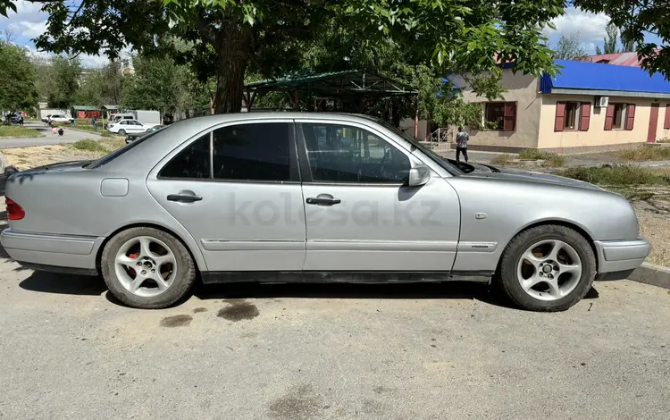 Mercedes-Benz E 320 1995 года за 2 000 000 тг. в Кентау