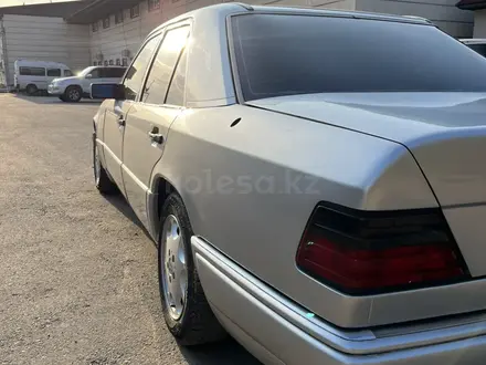 Mercedes-Benz E 280 1993 года за 1 900 000 тг. в Алматы – фото 6