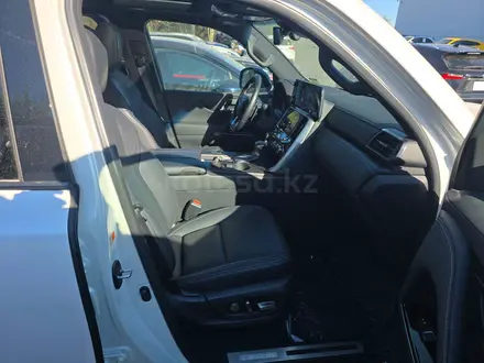Lexus LX 600 Luxury+ 2023 года за 52 000 000 тг. в Алматы – фото 6