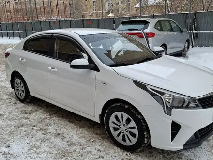 Kia Rio 2021 года за 8 100 000 тг. в Астана